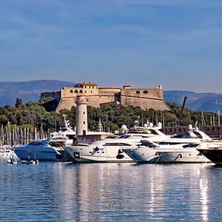 Confort Et Calme A Juan Les Pins Антиб